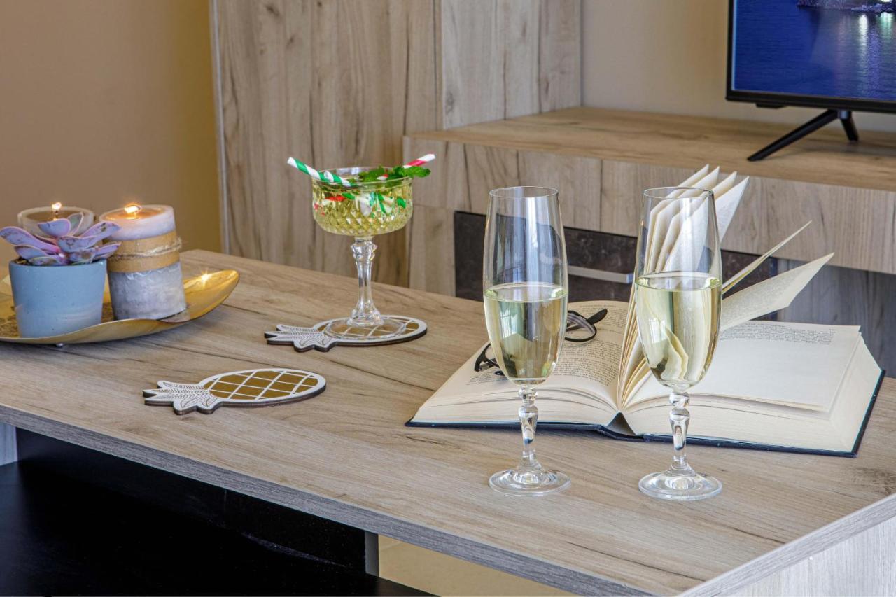 Savvas Apartment โตโล ภายนอก รูปภาพ