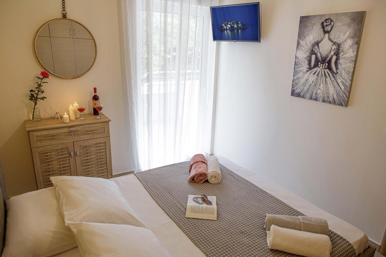 Savvas Apartment โตโล ภายนอก รูปภาพ